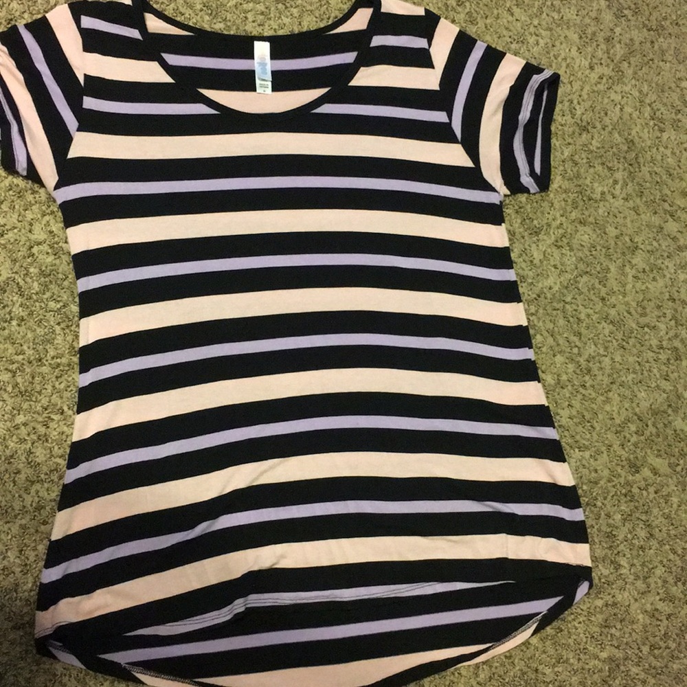 LuLaRoe shirt! Only worn once to try on! NWOT